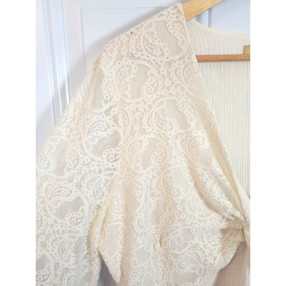 Shyanne Long Bell Sleeve Lace Top Size XXL - Picture 3 of 7